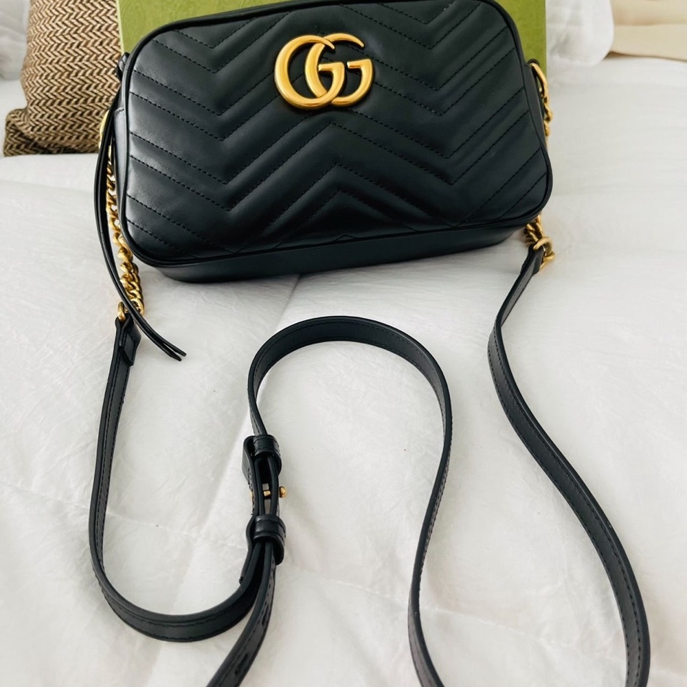 GG MARMONT SMALL SHOULDER BAG pre- used